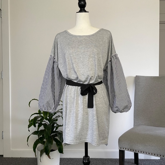 **SOLD**Como Vintage Grey Jersey Puff Sleeve Dress. Size M - Picture 6 of 10